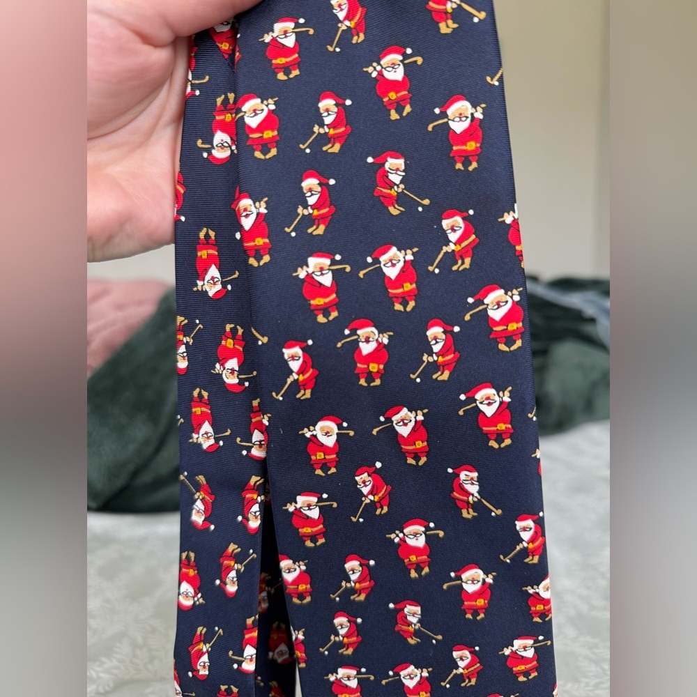 Golfing Santa By Alynn Men’s Tie. NWOT - Picture 2 of 6